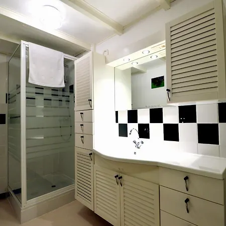 Villa Spacious With Charm, Cleaning Included *